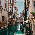 Cosy Apt For 6 Pp Between San Marco And Rialto Bridge *