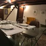 Apartment Cosy Apt For 6 Pp Between San Marco And Rialto Bridge Venice