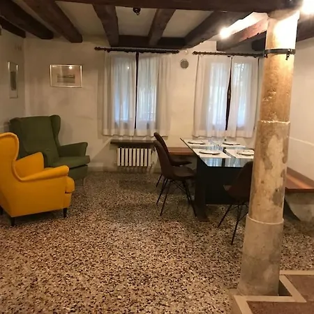 Cosy Apt For 6 Pp Between San Marco And Rialto Bridge *