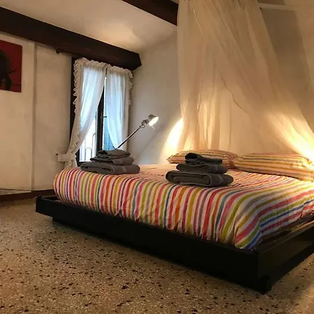 Apartamento Cosy Apt For 6 Pp Between San Marco And Rialto Bridge
