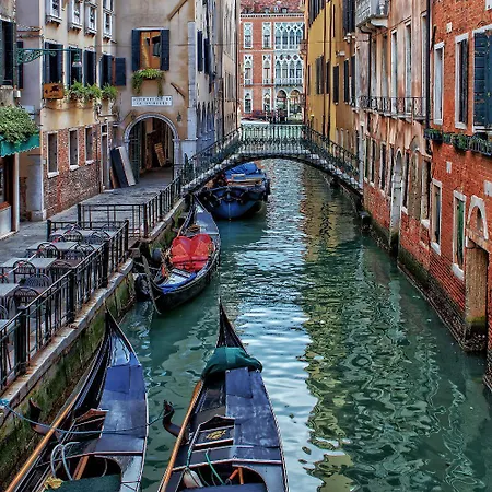 Cosy Apt For 6 Pp Between San Marco And Rialto Bridge Апартаменты *